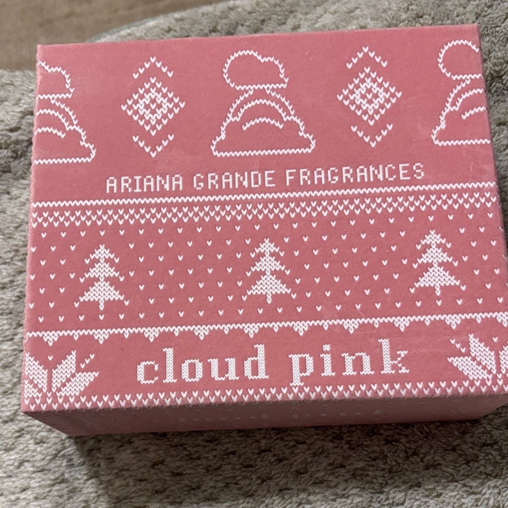 Ariana Grande Cloud Pink Fragrance Box